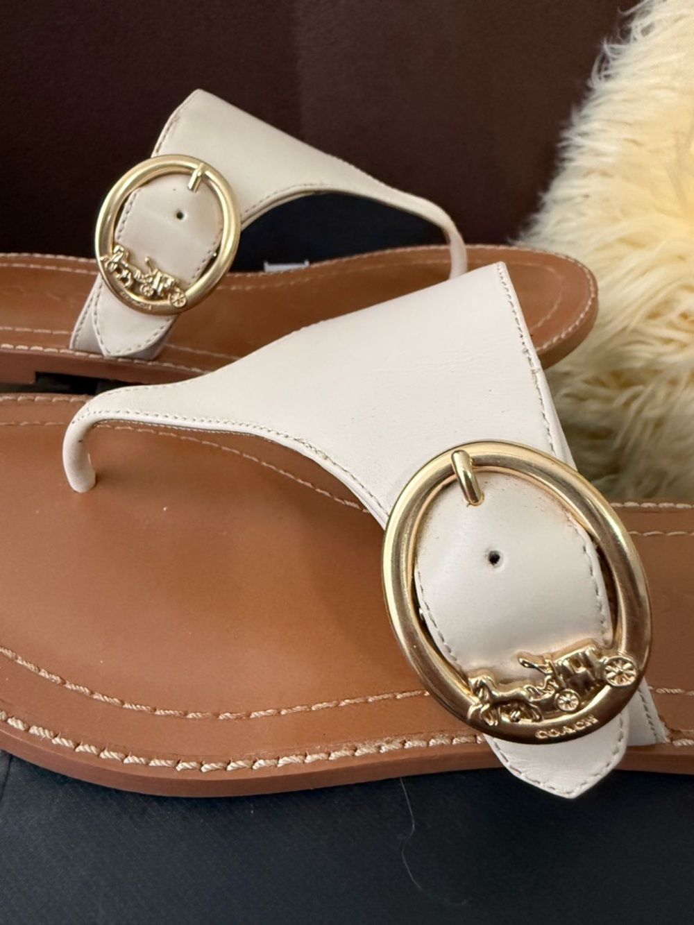 Coach Women’s Cream Leather Thong Sandals with Gold Buckle - Picture 4 of 4